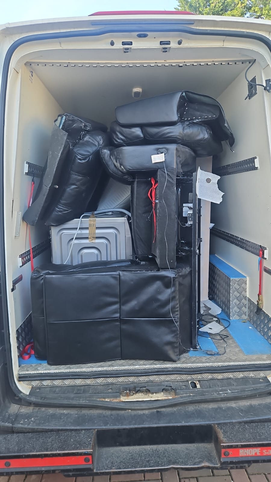 Moving truck